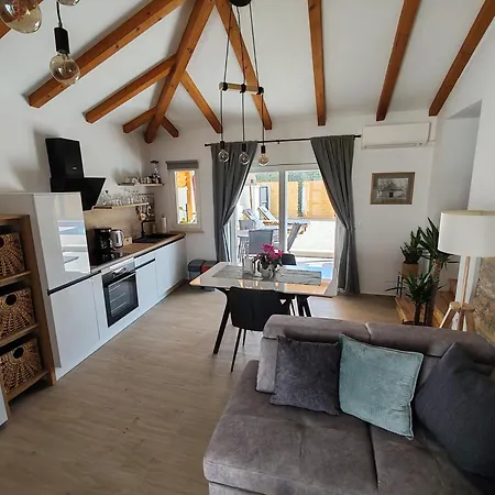 Kapela Villa Tomisici