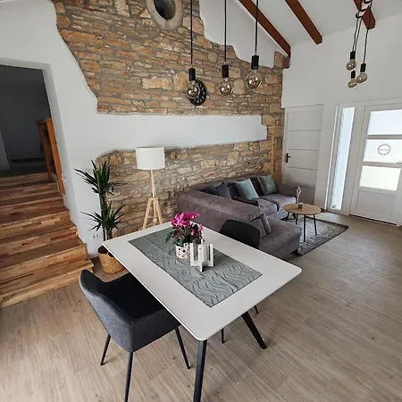 Kapela Villa Tomisici
