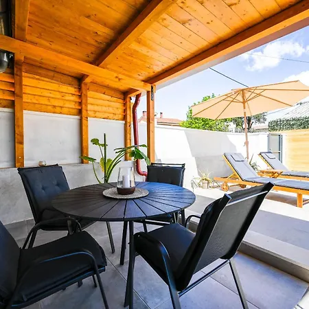 Kapela Villa Tomisici