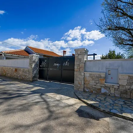 Villa Kapela *